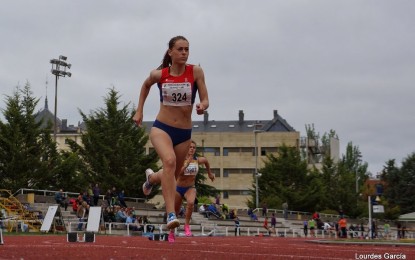 Alba Martínez Díez, consigue una gran marca en los 400 m.v con 1:04.49
