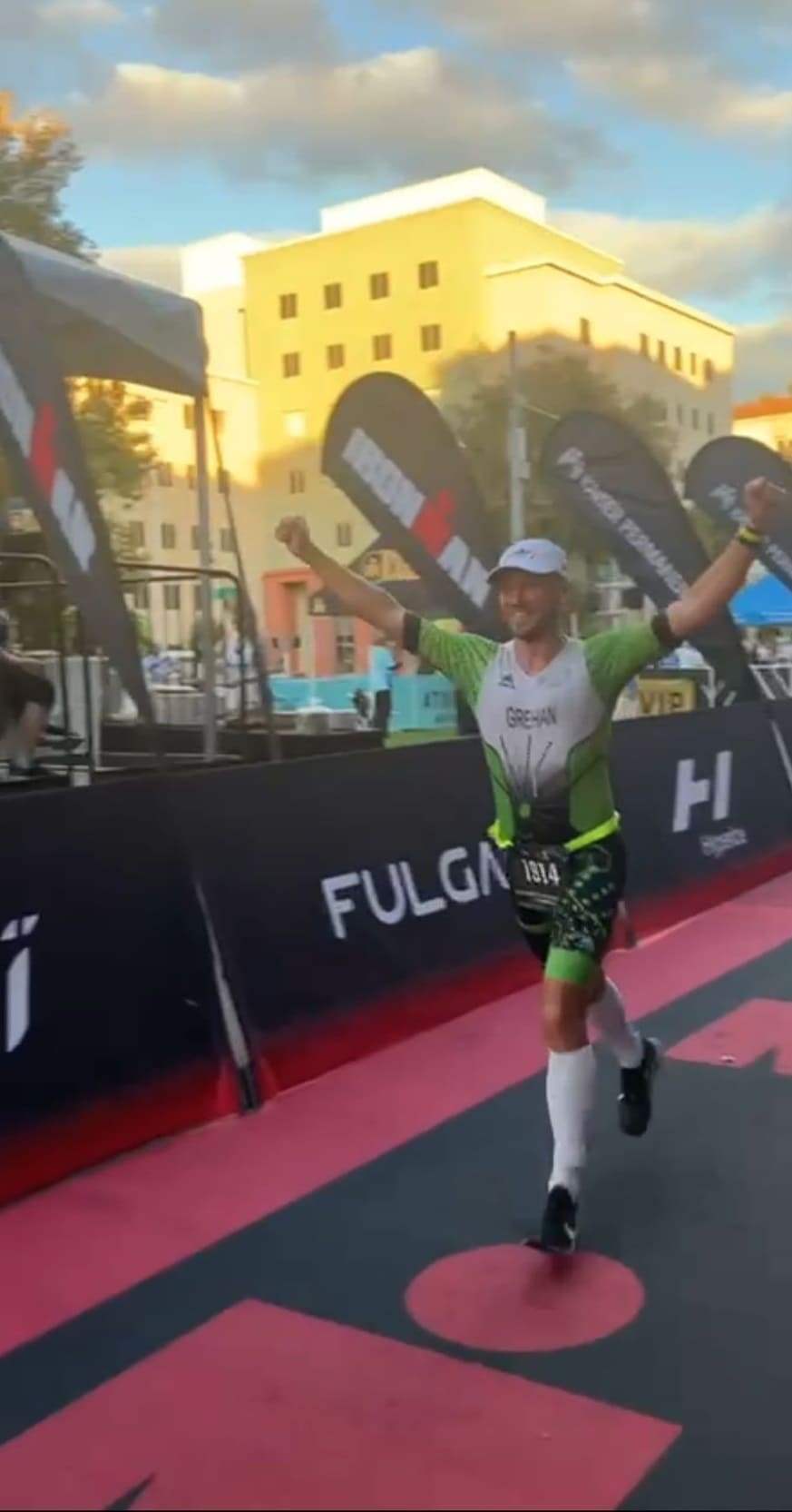 Ironman de Sacramento: Sthephen D. Grehan Pastor cruza línea de meta en 10h21`17“