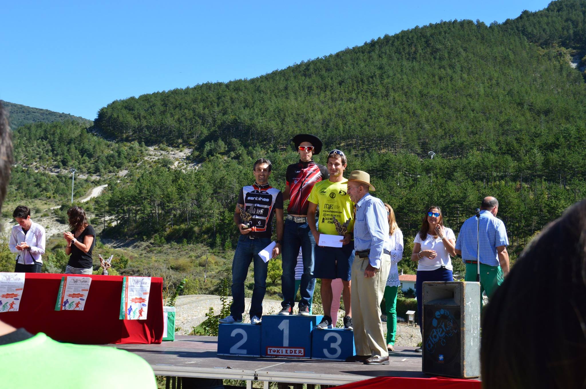 El triatleta del Club Triatlón Eresma, Rubén Ceballos, se hizo con la victoria del Duatlón Cross Puente de Aoiz